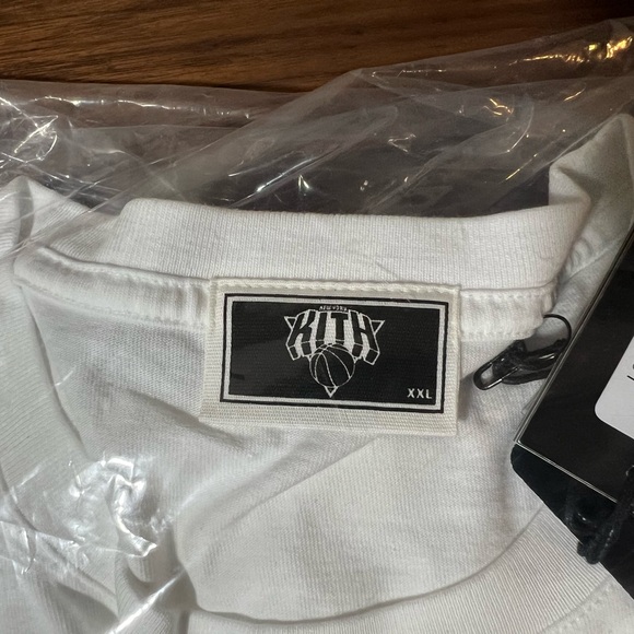 Kith for the New York Knicks City Vintage Long Sleeve Tee White Men’s Size XXL - Picture 7 of 8